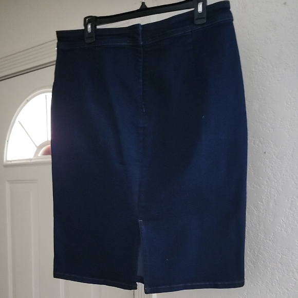 Lands' End Dark Wash Denim Pencil Skirt with Patch Pockets Sz 12 Casual Modest - Picture 10 of 10